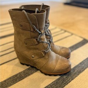 Sorel Joan of Arctic Wedge Boots Size 7